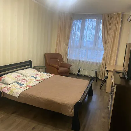 On Akhmatovoyi 32/18 Apartment Kyiv