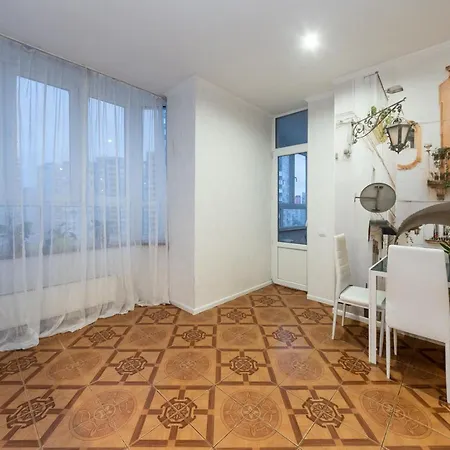 On Akhmatovoyi 32/18 Apartment